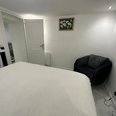 Appartement Calme Moderne Proche De Disneyland Wifi & Cafe Gratuit & Arrivee Autonome Bussy-Saint-Georges