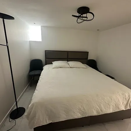 Appartement Calme Moderne Proche De Disneyland Wifi & Cafe Gratuit & Arrivee Autonome Bussy-Saint-Georges