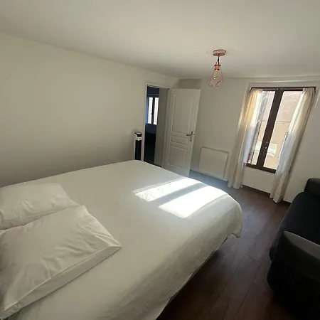 Calme Moderne Proche De Disneyland Wifi & Cafe Gratuit & Arrivee Autonome Bussy-Saint-Georges