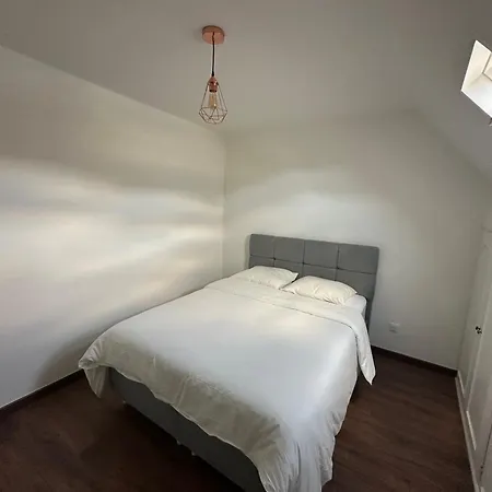 Calme Moderne Proche De Disneyland Wifi & Cafe Gratuit & Arrivee Autonome Appartement *