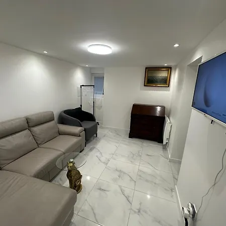 Calme Moderne Proche De Disneyland Wifi & Cafe Gratuit & Arrivee Autonome Appartement *